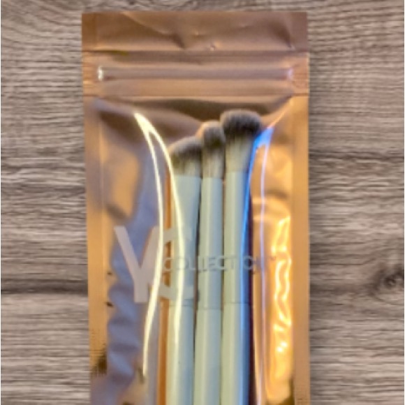YC Collection 3 Piece Makeup Brushes - Picture 5 of 6